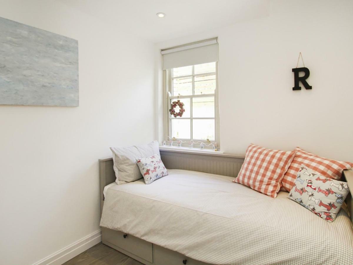 Holiday home Tri Raglan Bach Beaumaris